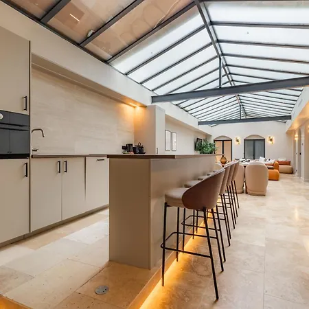 Luxury Grand Air-conditioned In The Heart Of