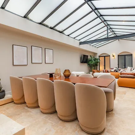 Luxury Grand Air-conditioned In The Heart Of Apartment *